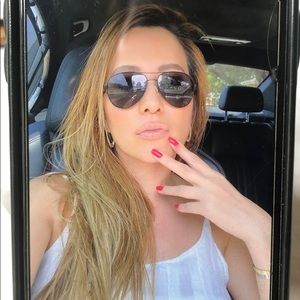 Meet your Posher, Serika